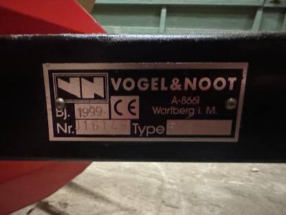 Bild 7:Vogel und Noot Heuraupe Moty Gigant 2