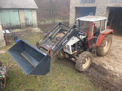 Bild 2:Steyr 8080 mit Frontlader