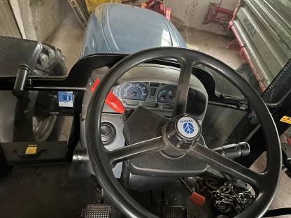 Bild 2:New Holland TS100A
