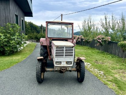 Bild 4:Steyr 30 B (EZ 1969) mit Kippmulde und Schneeketten