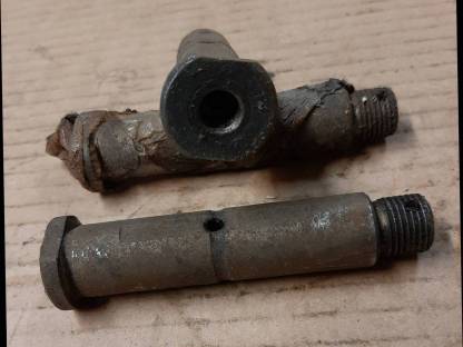 Bild 2:3 Bundbolzen 20 mm 15 PS Knubel Deutz