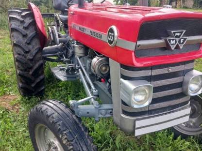 Bild 2:Massey Ferguson 135
