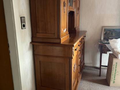 Bild 3:Kirschbaum Vitrine