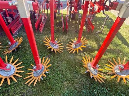 Bild 8:Einböck Chopstar Hackgerät 12-reihig