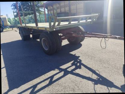 Bild 4:Ballenanhänger, Holzanhänger