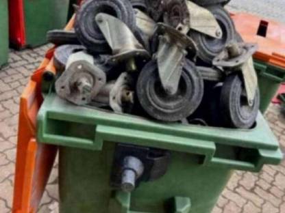 Bild 2:Schwerlast-Lenkrollen, ca. 100 Stk.