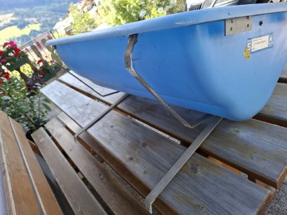 Bild 3:Waschbecken mit Halterung