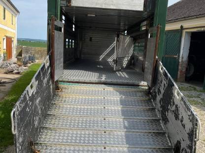 Bild 6:Viehanhänger für Traktor oder LKW