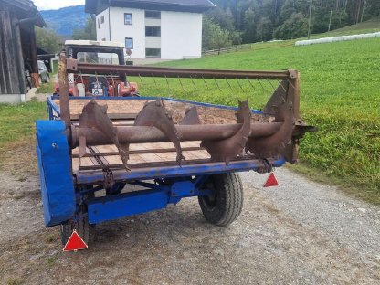 Bild 3:Mengele Miststreuer