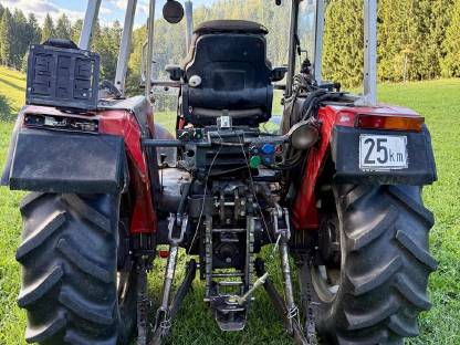 Bild 4:Massey Ferguson 323-4 (TL 22 DT)