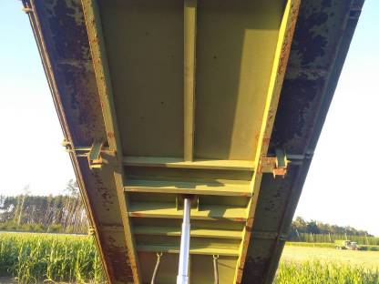 Bild 4:Burger Dreiseitenkipper Anhänger