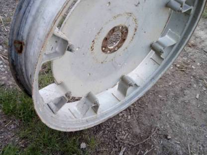 Bild 2:Felgen Deutz 9.5R42