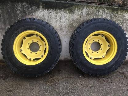 Bild 3:John Deere Kommunalräder