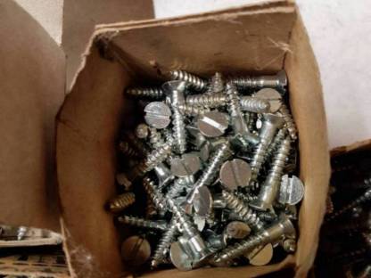 Bild 3:Kleine Holzschrauben, keine Spax