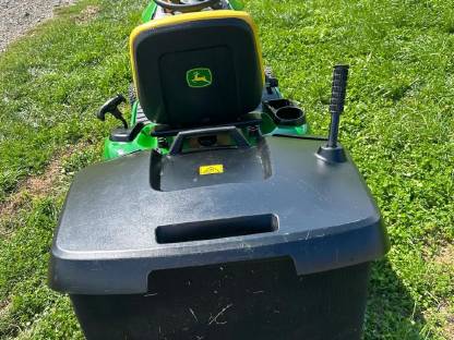 Bild 6:John Deere Aufsitzrasenmäher X147R