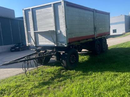 Bild 4:Dreiachs-Anhänger