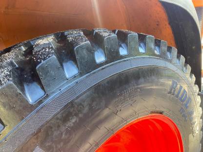 Bild 2:Kommunalreifen Kompletträder Fendt Straßenreifen