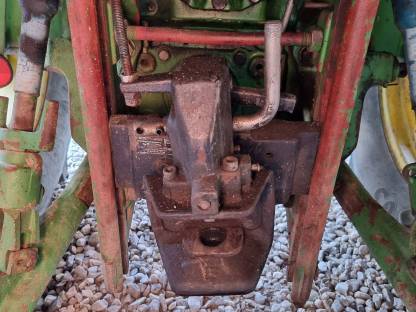 Bild 8:John Deere Traktor mit Frontlader 2850