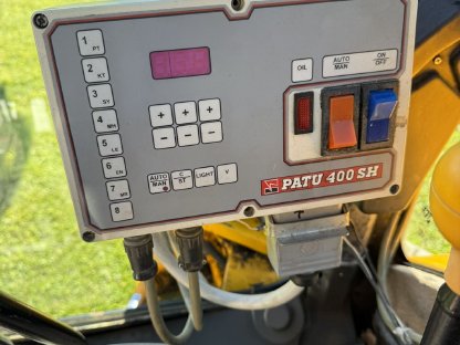 Bild 7:Bagger mit Schubharvester JCB 8060