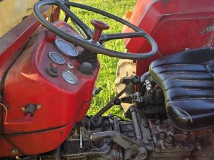 Bild 8:Massey Ferguson 135