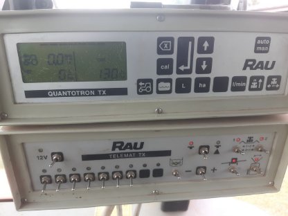 Bild 3:Rau Spridotrain GVP 38 Anhängefeldspritze