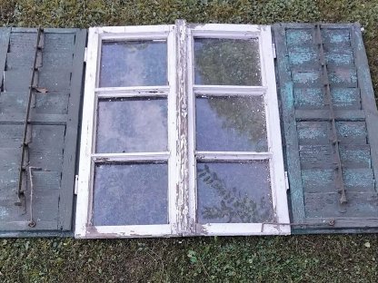 Bild 2:Holzfenster mit Balken