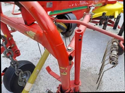 Bild 7:Pöttinger EuroTop 380 N Kreiselschwader