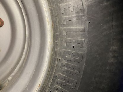 Bild 4:Anhängerachse und Zusatzräder