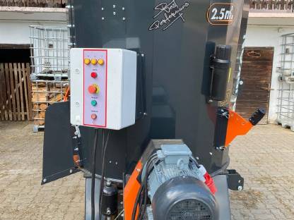 Bild 2:Burkon Futtermischer