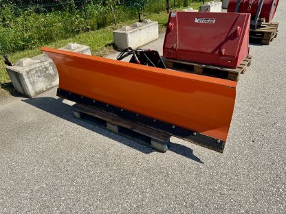 Bild 6:Iseki TG5390 Agrarfahrzeug