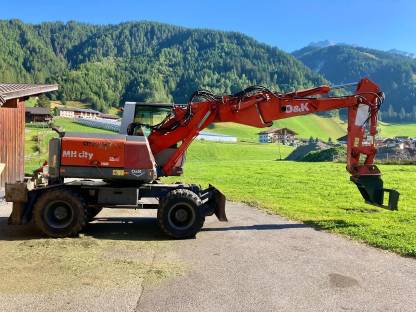 Bild 2:O&K Mobilbagger MH City