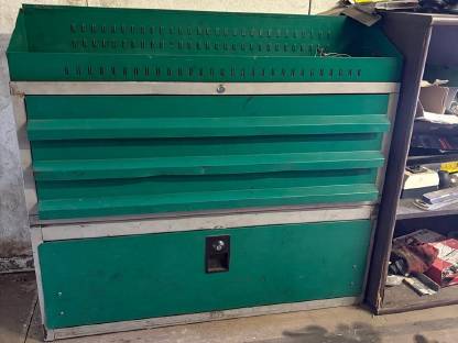 Bild 2:Laderaumregal