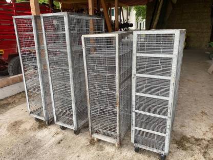 Bild 2:Geflügeltransportwagen