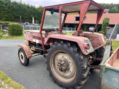 Bild 6:Steyr 30 B (EZ 1969) mit Kippmulde und Schneeketten