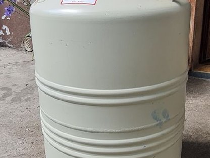 Bild 3:Besamungscontainer