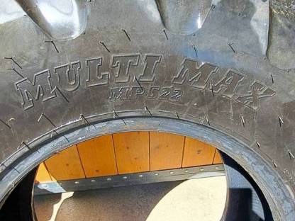 Bild 2:Reifen BKT Multi Max 380/75 R20