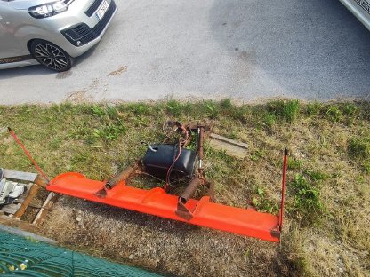 Bild 2:Suzuki Grand Vitara mit Schneepflug