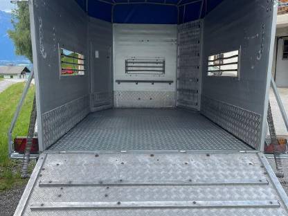 Bild 3:Viehanhänger