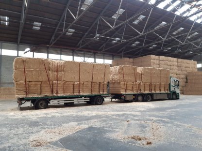 Bild 2:Stroh-Heu-Silageballen-Maissilageballen