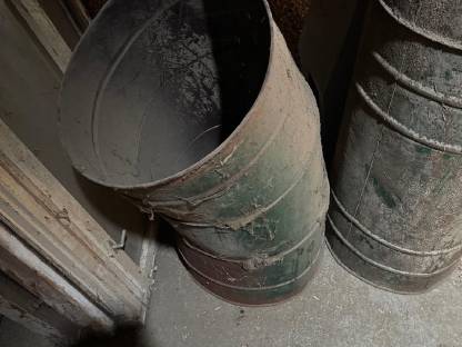 Bild 6:Verrohrung Heugebläse