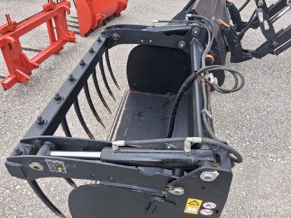 Bild 2:Frontladerschaufel Multibenne