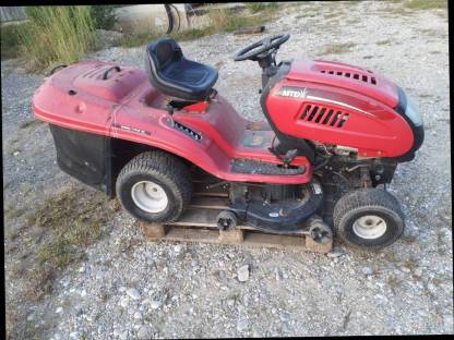 Bild 3:MTD Rasentraktor