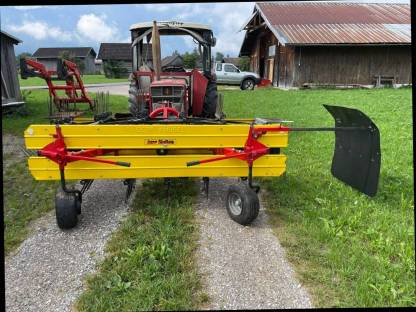 Bild 5:Knüsel Bandrechen 2,50 m 1.000er Zapfwelle