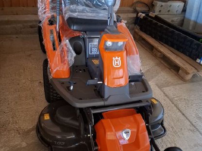 Bild 2:Husqvarna Frontrider R216TC AWD