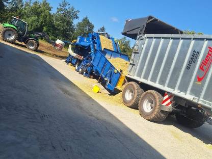 Bild 2:Maisballen Pressen Göweil LT-Master