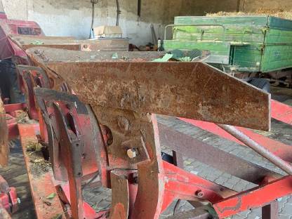 Bild 4:Wendepflug Pöttinger Landsberg