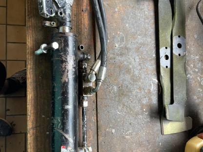 Bild 2:Oberlenker hydraulisch