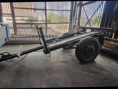 Bild 3:Holzanhänger