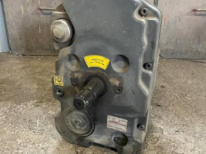 Bild 3:Frontzapfwellengetriebe Valtra N154