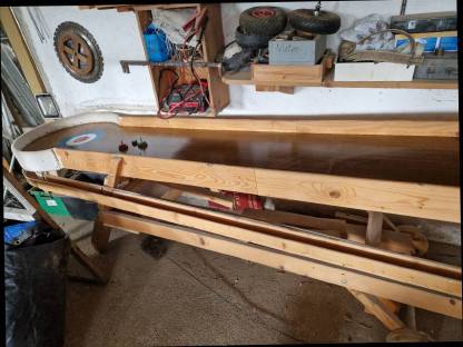 Bild 8:Tischkegelbahn, Eisstockbahn